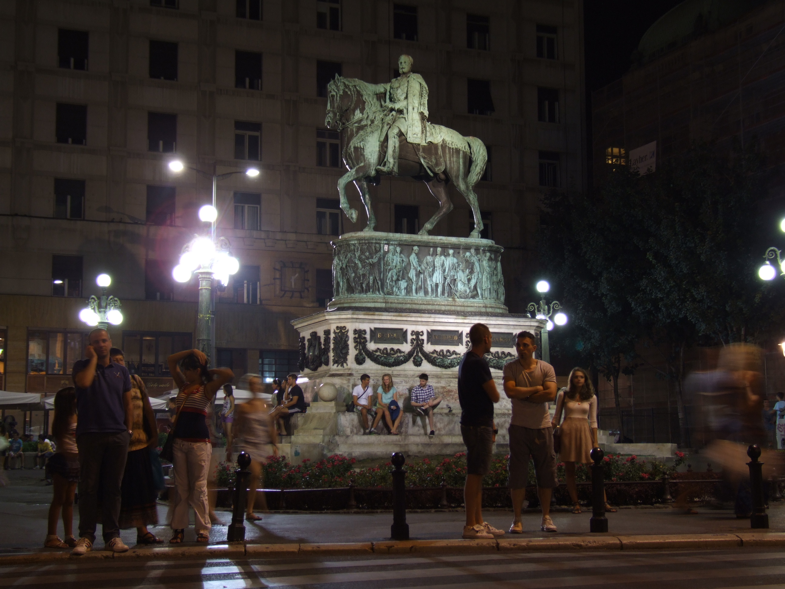 https://commons.wikimedia.org/wiki/File:Prince_Mihailo_Monument,_Belgrade_-_by_night.JPG